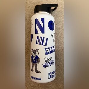 NWT Northwestern 34oz. Quencher stainless steel water bottle by Memory Company.